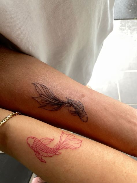 Sister Tattoos Coy Fish, Line Work Fish Tattoo, Matching Koi Fish Tattoo Couple, Matching Koi Tattoos, Coi Fish Matching Tattoo, Pisces Matching Tattoo, Koi Fish Finger Tattoo, Dainty Matching Tattoos Couple, Coral Fish Tattoo