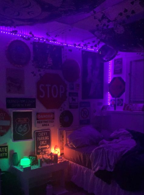 Dark Neon Bedroom Aesthetic, Aesthetic Room Ideas For Stoners, Grungy Rooms, Trap House Room, Room Ideas Aesthetic Purple, Trippy Rooms Aesthetic, Trippy Rooms Bedrooms, Sesh Room, Vintage Room Ideas