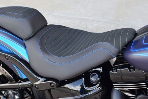 H-D Softail Breakout Custom Bike by The Bike Exchange - Review Breakout Custom, Harley Davidson Seats, Harley Davidson Breakout, Haley Davidson, Bike Cargo Trailer, Bike Pictures, Suspension Bike, Harley Davidson Bike, Bike Pics