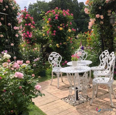 High Garden Aesthetic, Rose Garden Aesthetic Vintage, Backyard Tea Garden, Flower Garden Aesthetic, Princess Garden, Overalls Fit, Garden Escape, Rose Garden Design, Style Overalls