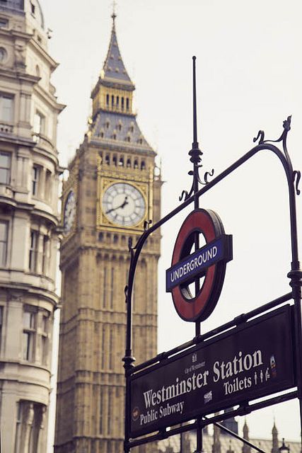 London's Queen Elizabeth Tower, Big Ben and Westminster Tube Station Pink Shamrock, Westminster Station, British Things, London Baby, Big Ben London, City Of London, Destination Voyage, London Town, London Calling