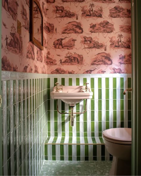 23 Stunning Small Powder Room Ideas That Pack A Punch 19 Jewel Box Bathroom, Powder Room Tiles, Simple Powder Room, Colorful Powder Room, Whimsical Interior Design, Home Interior Bathroom, Fancy Interior Design, Bathrooms 2024, Beachside Cafe