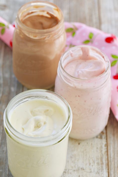 Homemade Ice Cream In A Jar in three different flavors! Ice Cream In A Jar Recipe, Ice Cream In A Jar, Mason Jar Ice Cream Recipe, Ice Cream Jar, Mason Jar Ice Cream, Homemade Alternatives, Freezer Treats, Jar Ice Cream, Make Homemade Ice Cream