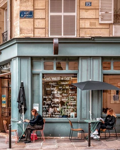 British Coffee Shop Interior, Street Coffee Shop Design, France Coffee Shop, Work From Coffee Shop, Coffee Shop Exterior Design, Paris Shopping Street, Coffee Shop Facade, Coffee Shop Paris, Street Coffee Shop