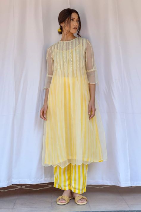 Buy Yellow Dress 100% Silk Organza Hand Embroidered Floral With Inner For Women by Ayaka Online at Aza Fashions. Silk Kurtas, Organza Kurti, Silk Organza Dress, Yellow Silk, Organza Dress, Party Wear Indian Dresses, Silk Organza, Box Pleats, Blouse Patterns