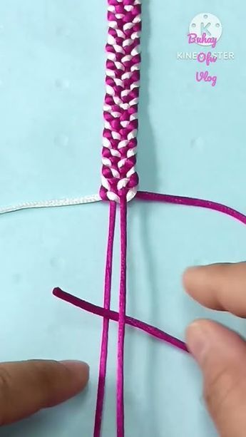 Braided Macrame Bracelet, Bracelet Braiding, Diy Macrame Plant Hanger Pattern, Square Knot Bracelets, Paracord Bracelet Patterns, Macrame Jewelry Tutorial, Diy Bracelets With String, Friendship Bracelets Easy, Diy Friendship Bracelets Tutorial