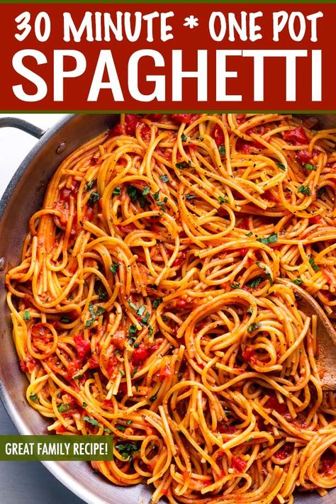 The best thing to happen to easy weeknight dinner - One Pot Spaghetti! The pasta cooks IN the homemade sauce, so it absorbs every bit of flavor possible, leaving you with only one pot to wash and dinner ready in 30 minutes! #spaghetti #italian #pasta #dinner #easyrecipe #weeknightmeal #onepot #onepan One Pot Spaghetti With Meat Sauce, Spaghetti Ideas, Italian Pasta Dinner, Spaghetti Dishes, Spaghetti With Meat Sauce, Spaghetti With Meat, Pasta Casseroles, Spagetti Recipe, Spaghetti Recipes Easy