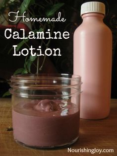 Homemade Calamine Lotion, Calamine Lotion, Healing Salves, Homemade Lotion, Natural Healing Remedies, Diy Remedies, Homemade Remedies, Natural Health Remedies, Poison Ivy