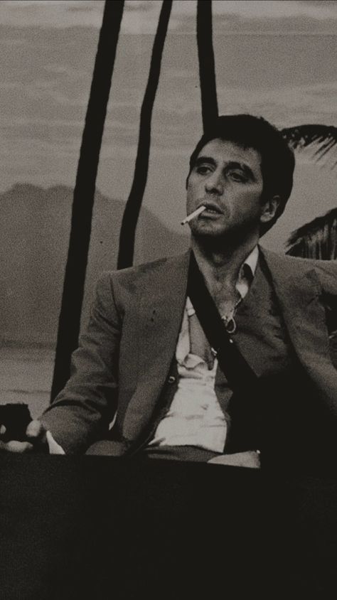 Scarface Wallpaper Aesthetic, Scarface Poster, Gta Vi, Scarface Movie, Old School Aesthetic, Scary Movie Characters, Hot Dads, Arte Van Gogh, Tony Montana