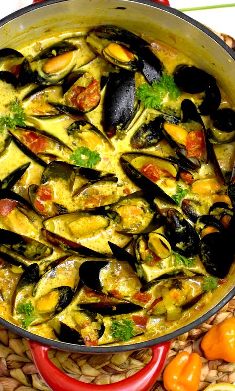 Seafood Stew Recipes, Curry Easy, Mussels Recipe, Yummy Seafood, Shellfish Recipes, Coconut Milk Curry, Party Dishes, Seafood Dinner, Caribbean Recipes