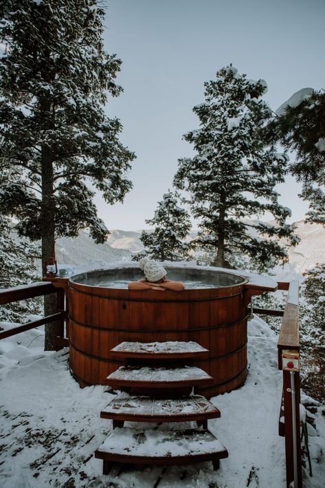 Cabin Hot Tub, Colorado Cabins, Ecological House, Cheyenne Mountain, Colorado Winter, Ski House, Wellness Massage, Mountain Vacations, Colorado Homes