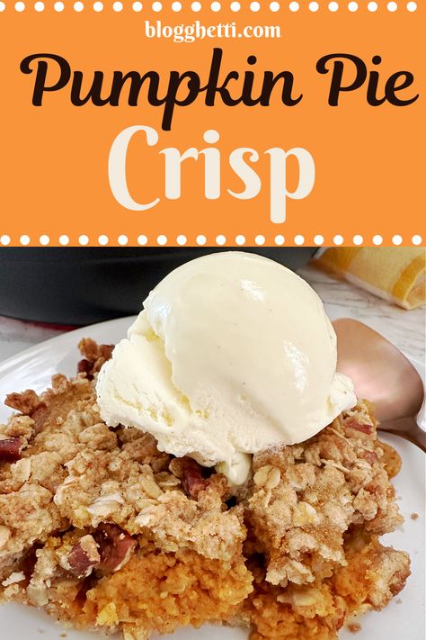 This Pumpkin Pie Crisp with Streusel Topping is a delicious and easy dessert for this fall and a must-have for your Thanksgiving dessert. Featuring an oat and pecan crust with a pumpkin pie filling and a sweet streusel topping. via @blogghetti Strussel Topping For Pumpkin Pie, Pumpkin Pie With Streusel Topping, Pumpkin Crumble Pie, Pumpkin Pie Filling Recipe Desserts, Pumpkin Pie Crisp, Pumpkin Crisp Recipe, Pumpkin Drink Recipes, Pumpkin Cranberry Bread, Pumpkin Crisp