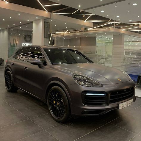 Porsche Suv, Porsche Club, Lux Cars, Car Goals, Volkswagen Touareg, Suv Cars, Super Luxury Cars, Pretty Cars, Car Colors