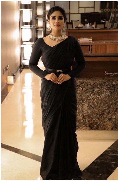 Plain black saree, full sleeves blouse, saree with belt Plain Saree With Full Sleeve Blouse, Black Saree Full Sleeve Blouse, Black Saree With Full Sleeve Blouse, Plain Black Blouse Designs For Saree, Black Saree For Farewell, Black Full Sleeve Blouse, Black Blouse Designs For Saree, Black Saree Look, Full Sleeve Blouse Designs