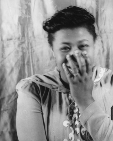 Ella Fitzgerald Photographed by Carl Van Vechten, 1940 ~ Vintage Everyday Lena Horne, Ella Fitzgerald, Photographic Artist, Fashion Suits For Men, Jazz Blues, Famous Americans, Famous Women, Jazz Music, Female Singers