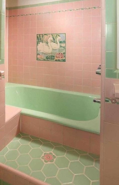 60s Bathroom, 1960s Bathroom, Rooms Decoration, Retro Bathrooms, Casa Vintage, Shabby Chic Bathroom, Ideas Hogar, Vintage Bathrooms, Chic Bathrooms