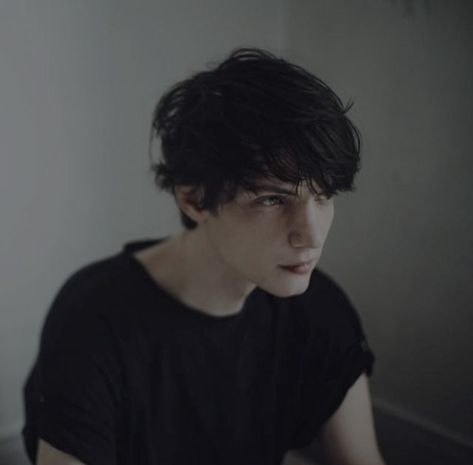 dark hair boy tumblr aesthetic Guys With Black Hair, Black Hair Boy, Black Hair Aesthetic, The Dark Artifices, Male Character, Face Reference, Aesthetic Boy, Short Black Hairstyles, Hair Images