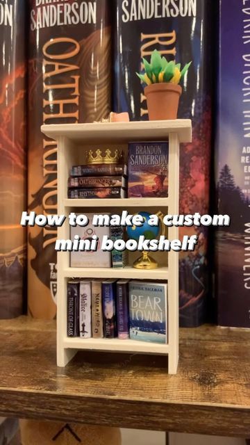 Miniature Book Case Diy, Book Nook Free Printable, Mini Book Shelf Ideas, Mini Book Shelf Diy, Diy Bookshelf Inserts, How To Make A Mini Bookshelf, Mini Bookcase Diy, Book Nook Printable, Mini Bookshelf Ideas