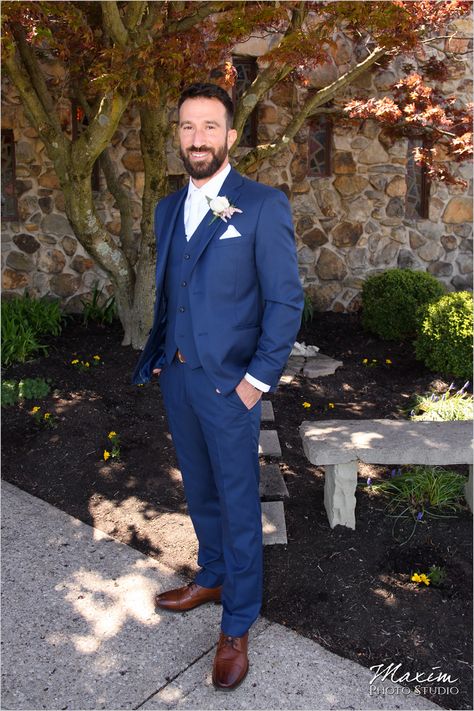 Navy Tux Wedding, Navy Suit Brown Shoes, Blue Wedding Suit Groom, Suit Summer Wedding, Blue Suit Brown Shoes, Summer Wedding Suit, Navy Blue Tux, Navy Blue Suit Wedding, Blue Tuxedo Wedding