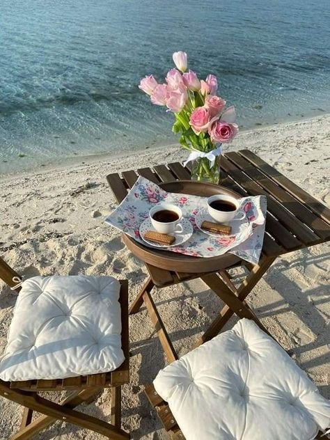 Good Morning Dear Friend, Picnic Inspiration, Coffee Flower, Tea Break, Good Morning Coffee, Butterfly Chair, Beach Picnic, Simple Pleasures, Coffee Break