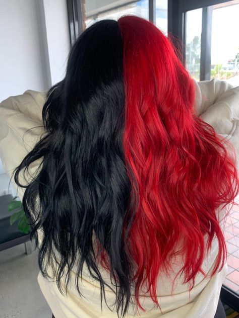 Half Colored Hair, Split Dye Hair Ideas, Dye Hair Ideas, Split Dye Hair, Red Purple Hair, White Ombre Hair, Exotic Hair Color, Half And Half Hair, Split Dye