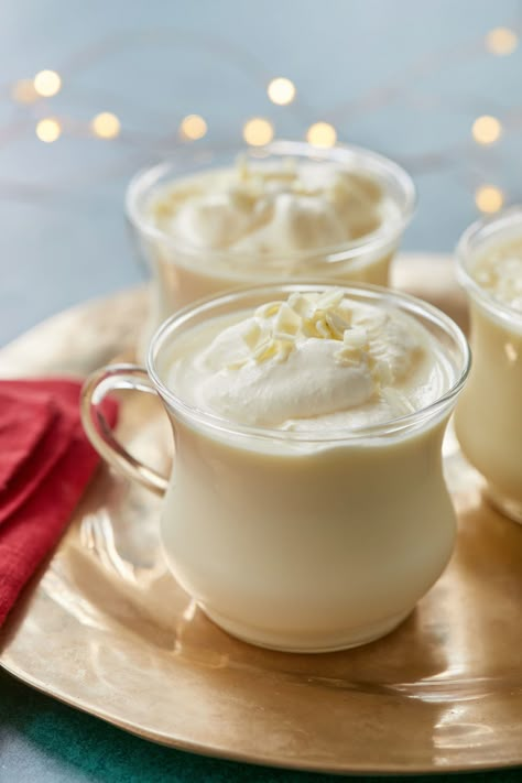 Homemade White Hot Chocolate, Christmas Alcoholic Drinks, Commodity Milk, High Tea Buffet, Bigger Bolder Baking Recipes, Marshmallow Drink, Iced Hot Chocolate, Christmas Beverages, White Hot Chocolate Recipe