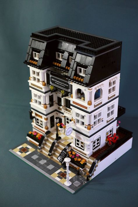 Lego For Adults, Cafe Corner, Lego House Ideas, Lego Village, Big Lego, Lego Custom Minifigures, Lego Modular, Lego Mocs, Lego Construction