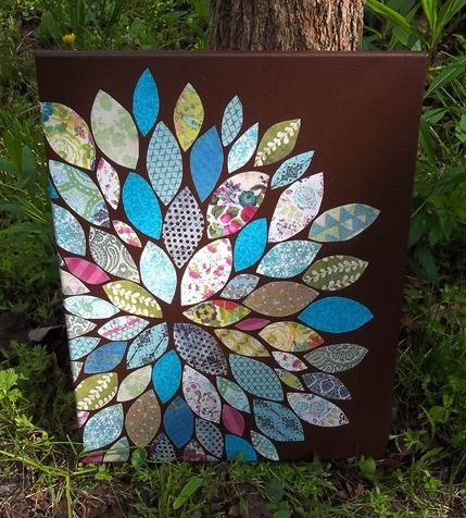 Beautiful wall art that looks so fun to do...scrapbook paper cut and assembled onto a painted canvas, then Mod Podge to finish.  Check out this cool art project at Creative Passage's link. Mod Podge Canvas, Mini Toile, Mod Podge Crafts, Flower Canvas, Crafty Craft, Crafty Diy, Mod Podge, Craft Time, Flower Wall Art