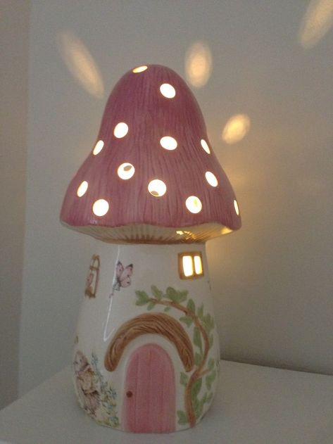 Clay Lamp Ideas, Ceramic Lamps Handmade, Mushroom Ceramics, Wall Frame Ideas, Clay Lamps, Clay Lamp, Sculptures Céramiques, Clay Diy Projects, Frame Ideas