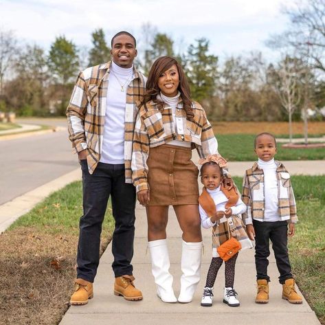 Thanks Giving Family Outfit, Fall Holiday Family Photos, Fall Matching Outfits For Family, Black Family Fall Pictures, Family Thanksgiving Outfits Matching, Black Family Thanksgiving Outfits, Matching Thanksgiving Outfits Family, Thanksgiving Family Outfits Ideas, Black Family Picture Outfits