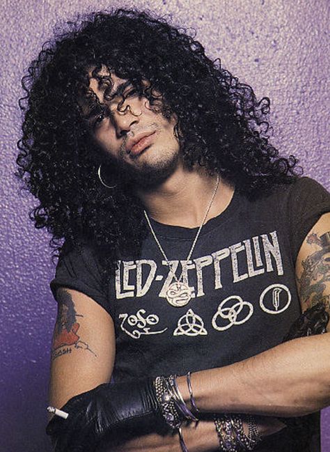 Slash Hudson, Axl Rose Slash, Saul Hudson, Tattoos Pictures, Rockstar Aesthetic, Rock And Roll Bands, Corte De Cabelo Masculino, Axl Rose, Mötley Crüe