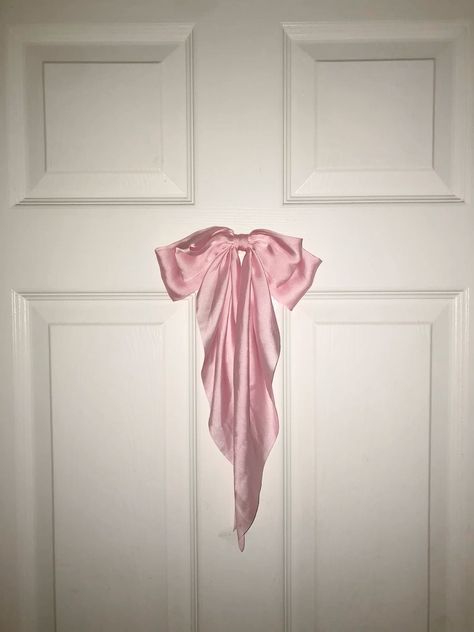 Pink Bow Bedroom, Pink Bow Decor, Pink Ribbon Aesthetic, Bedroom Door Decor, Pink Bow Aesthetic, Ribbon Aesthetic, Ribbon Wallpaper, Bows Aesthetic, Bow Aesthetic