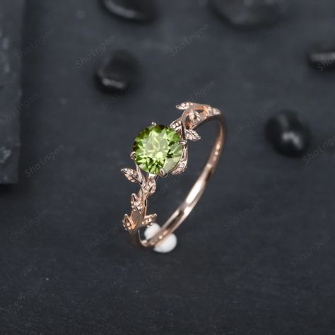 Vintage Round Cut Peridot Solitaire Engagement Ring Leaf - Etsy Peridot Promise Rings, Peridot And Gold Ring, Princess And The Frog Engagement Ring, Peridot Promise Ring, Silver Peridot Ring, Engagement Rings Peridot, Peridot Ring Silver, Princess And The Frog Ring, Peridot Ring Engagement