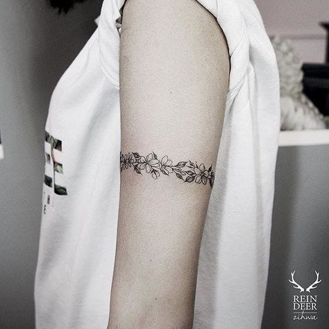 Floral bracelet tattoo by Zihwa. #Zihwa #ReindeerInk #SouthKorean #flower #floral #bracelet #band #lovely #subtle #fineline Tattoo Band, Armband Tattoos, Armband Tattoo Design, Anklet Tattoos, Arm Band Tattoo, Tattoo Bracelet, Arm Bracelets, Band Tattoo, Floral Bracelet