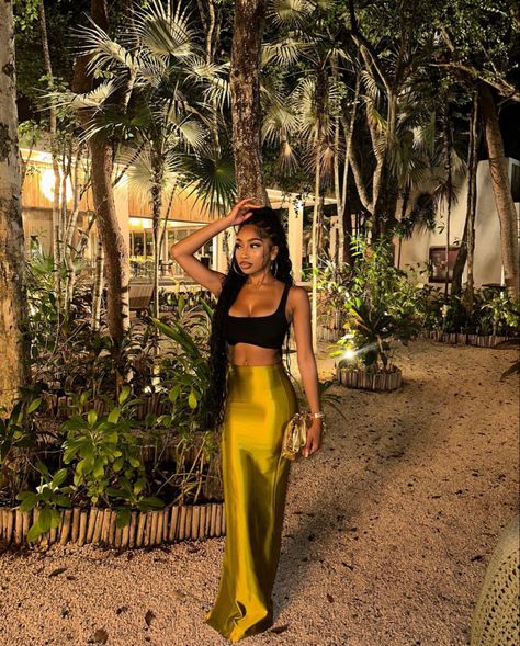 Turks And Caicos Outfits Black Women, Turks And Caicos Outfits, Jamaica Outfits, Tulum Outfits, High Waist Maxi Skirt, Dubai Outfits, Vacation Outfits Women, Cancun Trip, Cute Vacation Outfits