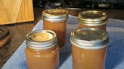 How to Make Pear Maple Bourbon Butter: A Step-by-Step Guide - canadaimmo.com Pecan Streusel Topping, Butter Replacement, Bourbon Butter, Making Jam, Pear Butter, Maple Bourbon, Peach Crisp, Peach Tree, Homemade Applesauce