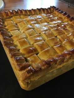 Pie Recipes Savory, British Meat Pies, Picnic Pie, School Dinner Recipes, Nancy Birtwhistle, Pie Ideas, Dinner Pies, School Dinner, Meat Pie Recipe