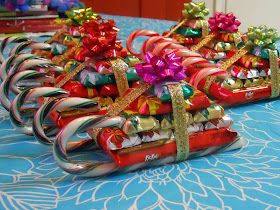 Candy Sleigh, Candy Sleighs, Candy Cane Sleigh, Christmas Goodies, Noel Christmas, Candy Canes, Homemade Christmas, Xmas Crafts, Christmas Treats