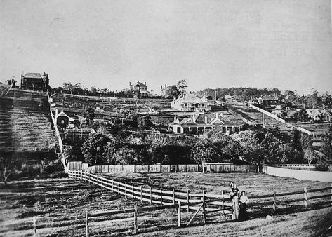 Looking east from King Edward St towards Church St,Pymble in the Upper North Shore of Sydney in 1902. •Ku-ring-gai Municipal Library• 🌹 Victorian Era Homes, North Sydney, Australian History, King Edward, North Shore, Victorian Era, Old Photos, Paris Skyline, Sydney