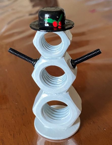 Snowman Crafts Diy, Welding Crafts, Handmade Christmas Crafts, Metal Art Diy, Furniture Plans Free, Holiday Crafts Christmas, Snowman Crafts, Nuts And Bolts, Christmas Ornament Crafts