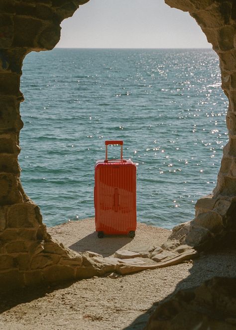 Austin Leis’s Travel Diary Depicts Moments Of Tranquility On The Spanish Coast - IGNANT Product Shooting, Wallpaper Estetika, Bedroom Wall Collage, Brand Shoot, Summer Poster, Nice Pic, Summer Campaign, Picture Collage Wall, Art Office