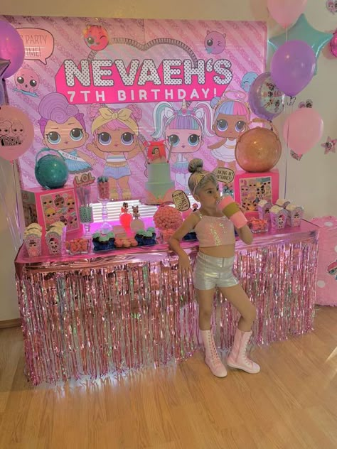 Lol Birthday Backdrop, Lol Doll Decorations Party, Lol Surprise Party Decorations, Lol Sleepover Party Ideas, Lol Pool Party Ideas, Diy Lol Birthday Decorations, Lol Doll Outfit, Lol Surprise Theme Birthday Party Ideas, Diy Lol Doll Party Decorations