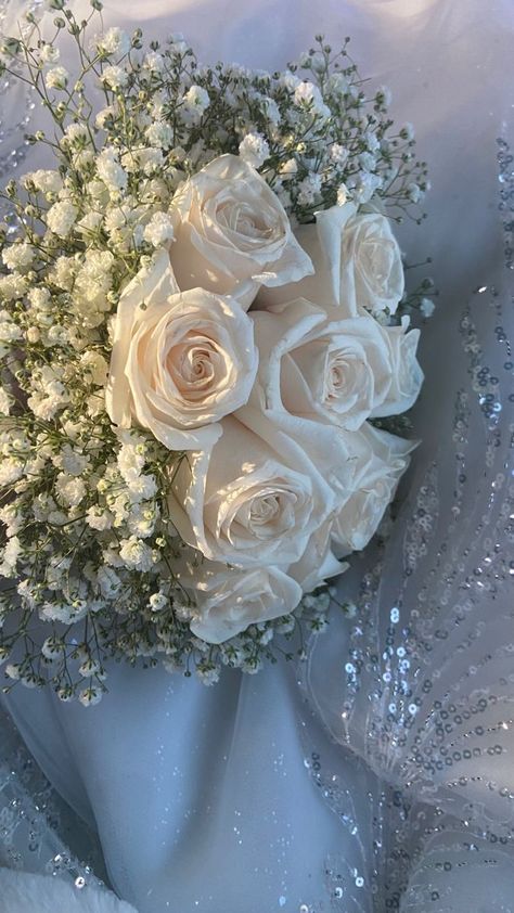 Unusual People, Elegant Wedding Bouquets, White Flower Bouquet, White Rose Bouquet, Luxury Flower Bouquets, Dream Wedding Decorations, Boquette Flowers, Symbol Of Love, Glitter Flowers