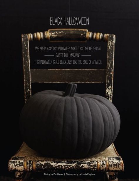 Classy Halloween Party, Sweet Paul Magazine, Dekorasi Halloween, Photography Tattoo, Halloween Decor Diy, Classy Halloween, Labu Halloween, Black Pumpkin, Black Halloween