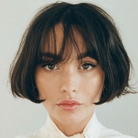 Razor Cuts, Taylor Lashae, Ghd Hair, Wand Hairstyles, Classic Haircut, Hair 2022, French Bob, Style Salon, Traditional Hairstyle