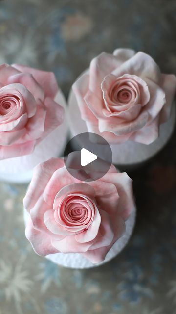 Fondant Rose Tutorial, Fondant Flower Tutorial, Fondant Rose, Rose Tutorial, Fondant Tutorial, Fondant Flowers, Fondant Figures, Sugar Art, Sugar Flowers