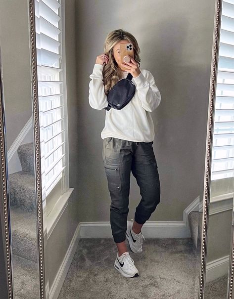 TENCEL™ Cargo Jogger curated on LTK Sports Mom Outfit Spring, White Runners Outfit, Cargo Joggers Outfits Women, Outfits For 30 Somethings, Sporty Mom Outfits, Athleisure Outfits For Work, Winter Clothes 2023, Womens Joggers Outfit, Sports Mom Outfit