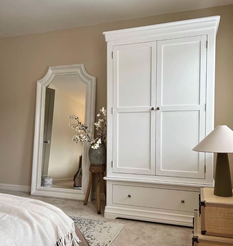 White Painted Bedroom, White Wardrobe Bedroom, Painted Wardrobe, Victorian Bedroom, Bedroom Drawers, Double Wardrobe, White Wardrobe, Wardrobe Room, Wardrobe Drawers