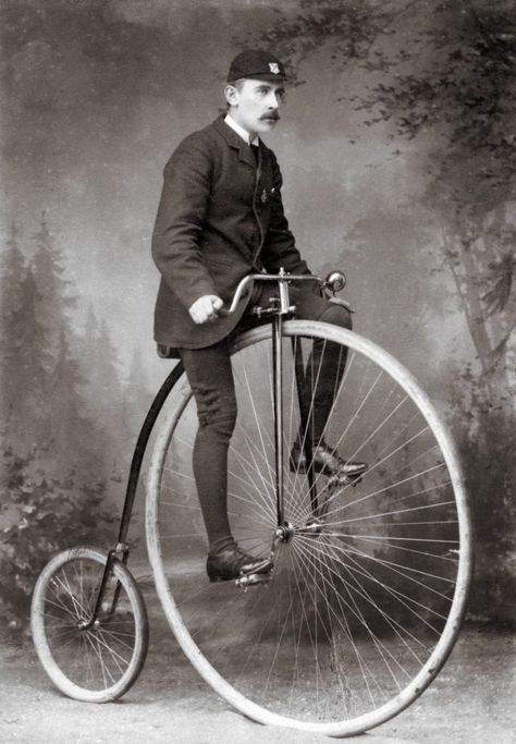 35 Cool Vintage Photos of Victorian People Posing With Their Penny-Farthings ~ Vintage Everyday Logo Design Bicycle, Bicycle Photo, Penny Farthing Bicycle, Modern Bicycle, Antique Bicycles, Velo Vintage, Penny Farthing, Old Bicycle, Bicycle Shop