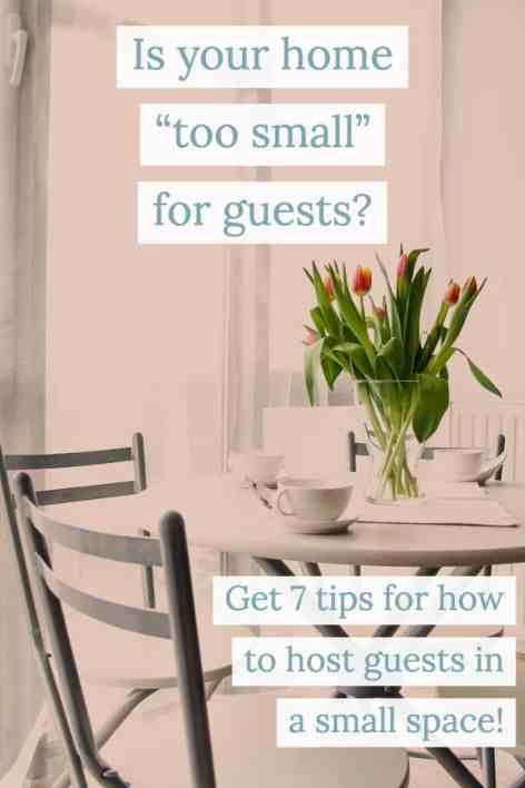 Apartment Hosting Dinner Parties, Hosting Thanksgiving In A Small House, Dinners For Hosting Guests, How To Throw A Party In A Small House, Entertaining At Home Ideas, How To Host A Small Gathering, Small Space Hosting, Small Apartment Thanksgiving, Entertaining In Small Spaces